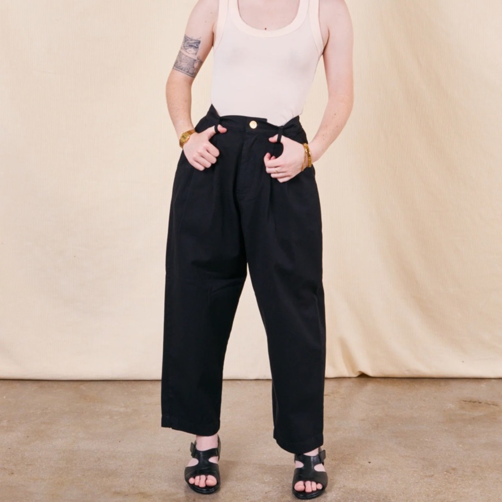Black trousers in XS new without tags